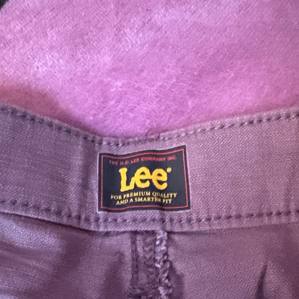Lee Women's High Waist Mauve Shorts - Picture 3 of 4